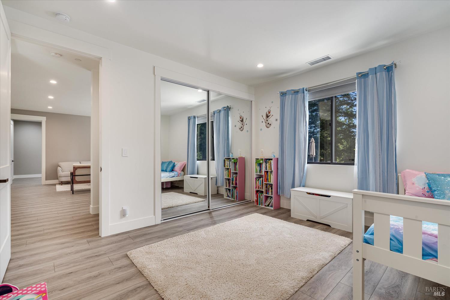 Detail Gallery Image 34 of 60 For 1994 W Bristlecone Ct, Santa Rosa,  CA 95403 - 4 Beds | 3/1 Baths
