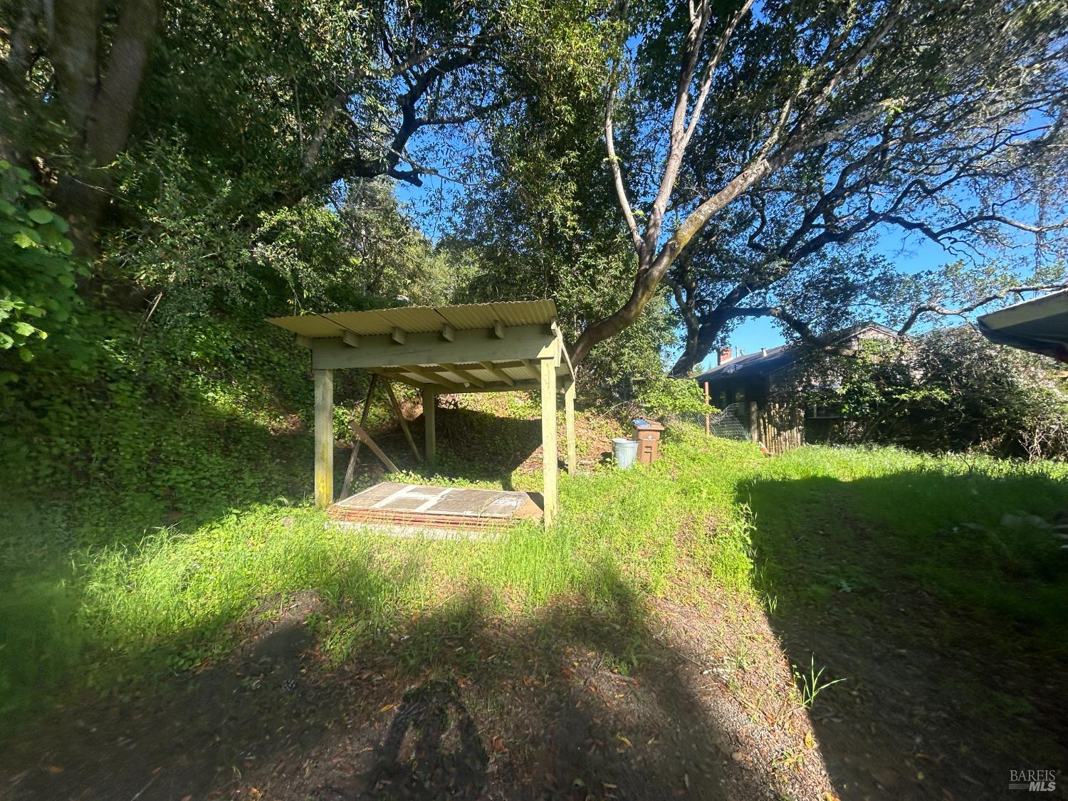 Detail Gallery Image 7 of 10 For 24 Buena Vista Ave, Fairfax,  CA 94930 - 3 Beds | 2 Baths