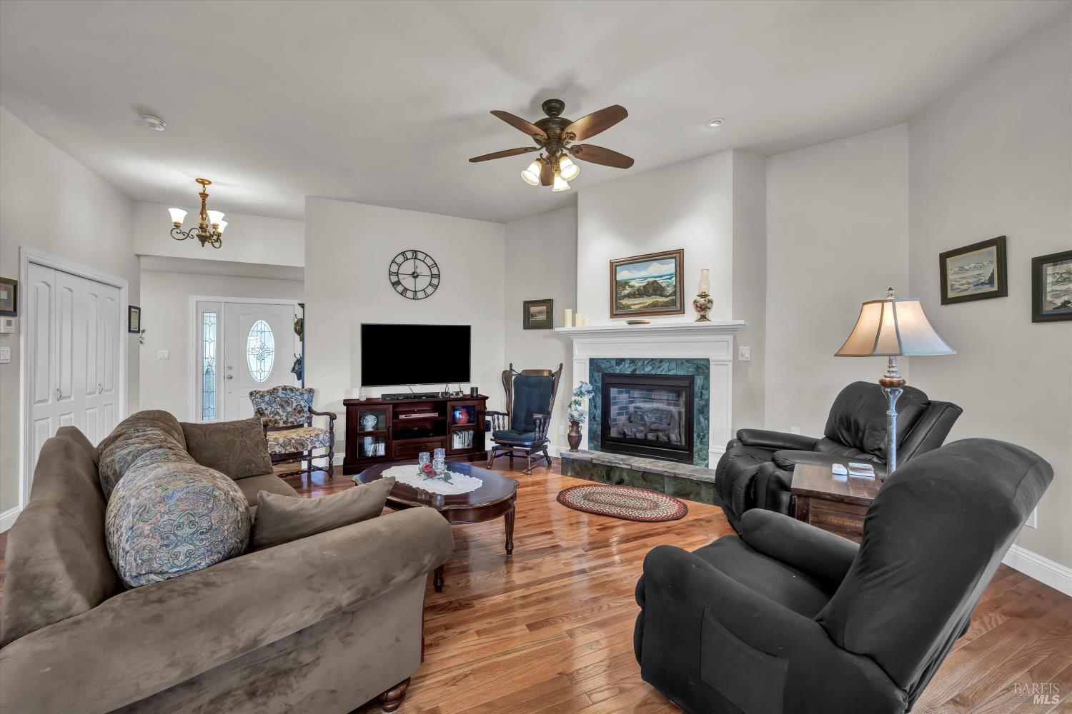 Detail Gallery Image 8 of 59 For 9474 Rockys Rd, Middletown,  CA 95461 - 2 Beds | 2/1 Baths