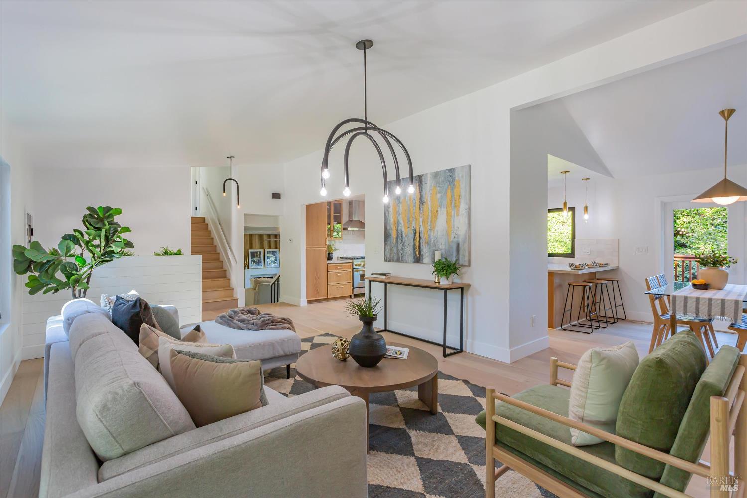Detail Gallery Image 2 of 40 For 690 Hudson Ct, Sonoma,  CA 95476 - 4 Beds | 3 Baths