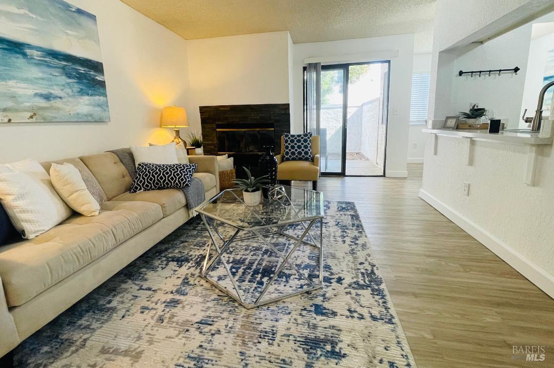 Detail Gallery Image 5 of 19 For 225 Pennsylvania Ave #B1,  Fairfield,  CA 94533 - 2 Beds | 2 Baths