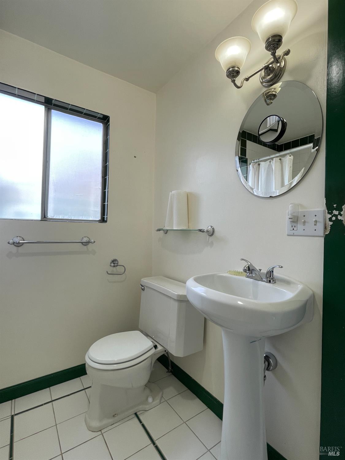 Detail Gallery Image 30 of 68 For 458 E San Francisco Ave, Willits,  CA 95490 - 4 Beds | 2 Baths