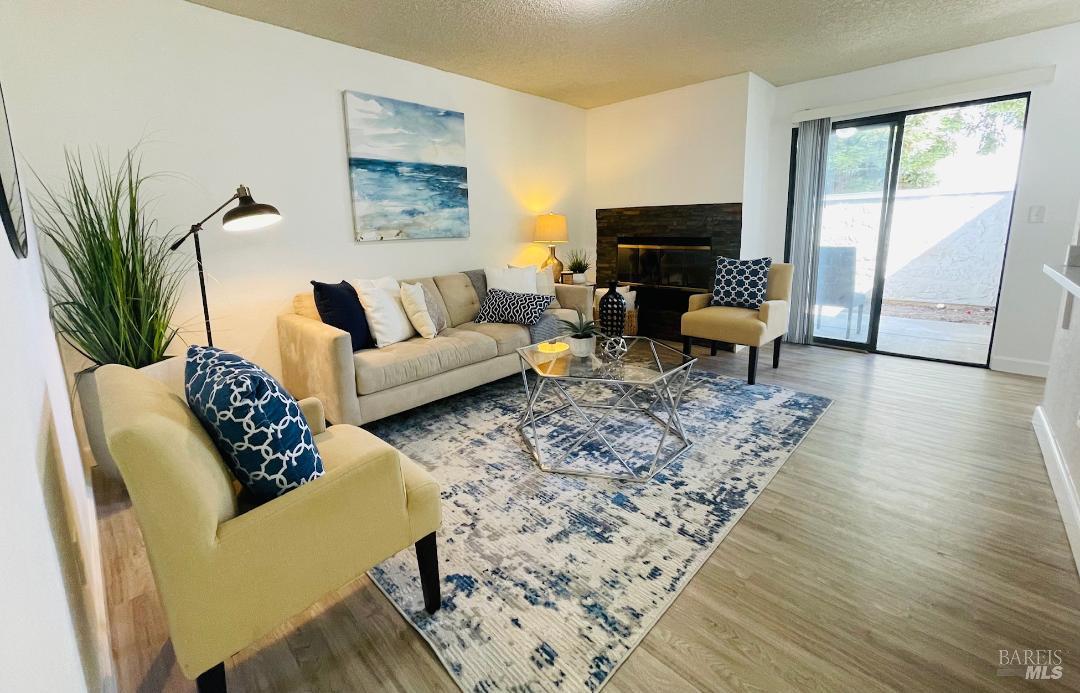 Detail Gallery Image 1 of 19 For 225 Pennsylvania Ave #B1,  Fairfield,  CA 94533 - 2 Beds | 2 Baths