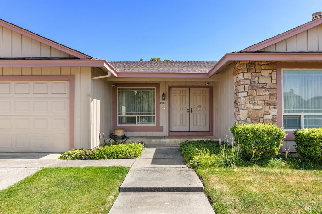 Detail Gallery Image 4 of 33 For 1417 Klamath Dr, Suisun City,  CA 94585 - 3 Beds | 2 Baths