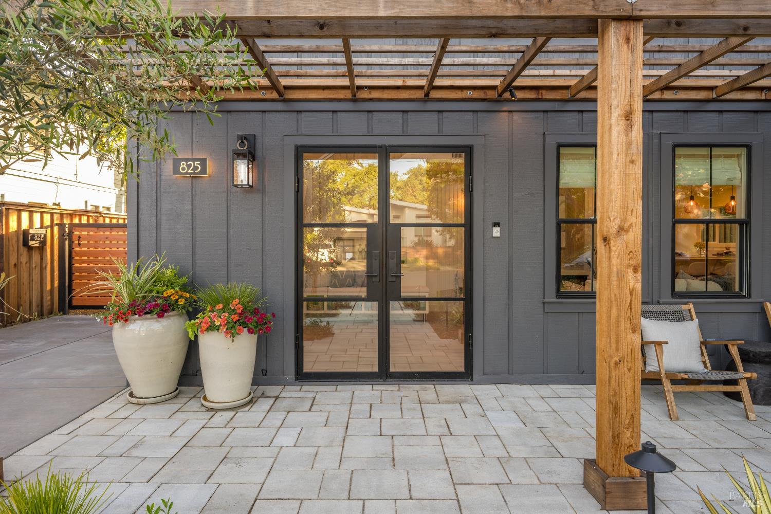 Detail Gallery Image 5 of 52 For 825 Austin Ave, Sonoma,  CA 95476 - 4 Beds | 3/1 Baths