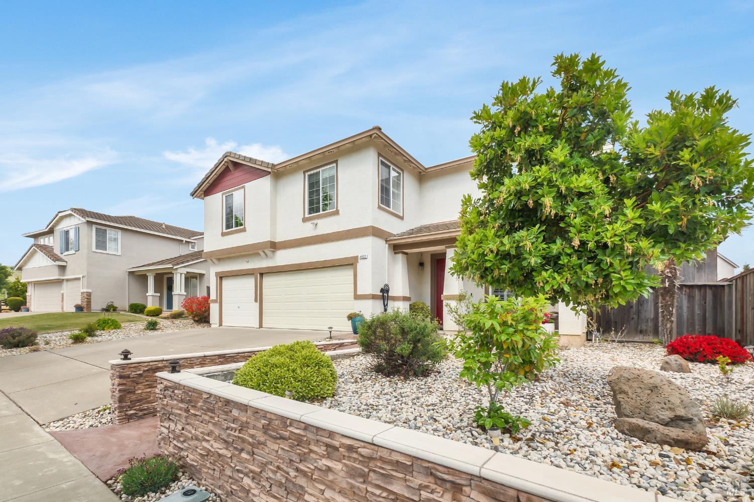 Detail Gallery Image 4 of 44 For 4822 N Ridgefield Way, Fairfield,  CA 94534 - 5 Beds | 3 Baths