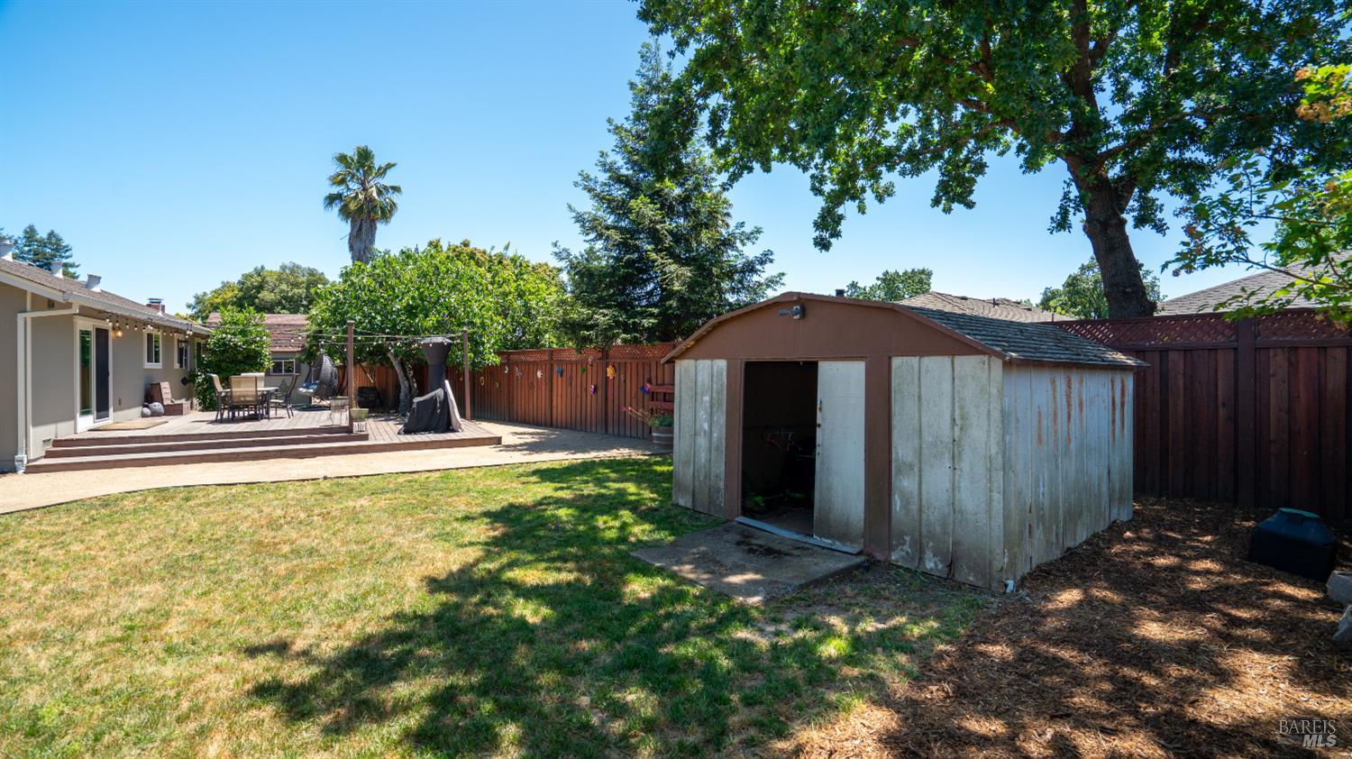 Detail Gallery Image 16 of 38 For 1523 Bruce Ct, Santa Rosa,  CA 95401 - 3 Beds | 2 Baths