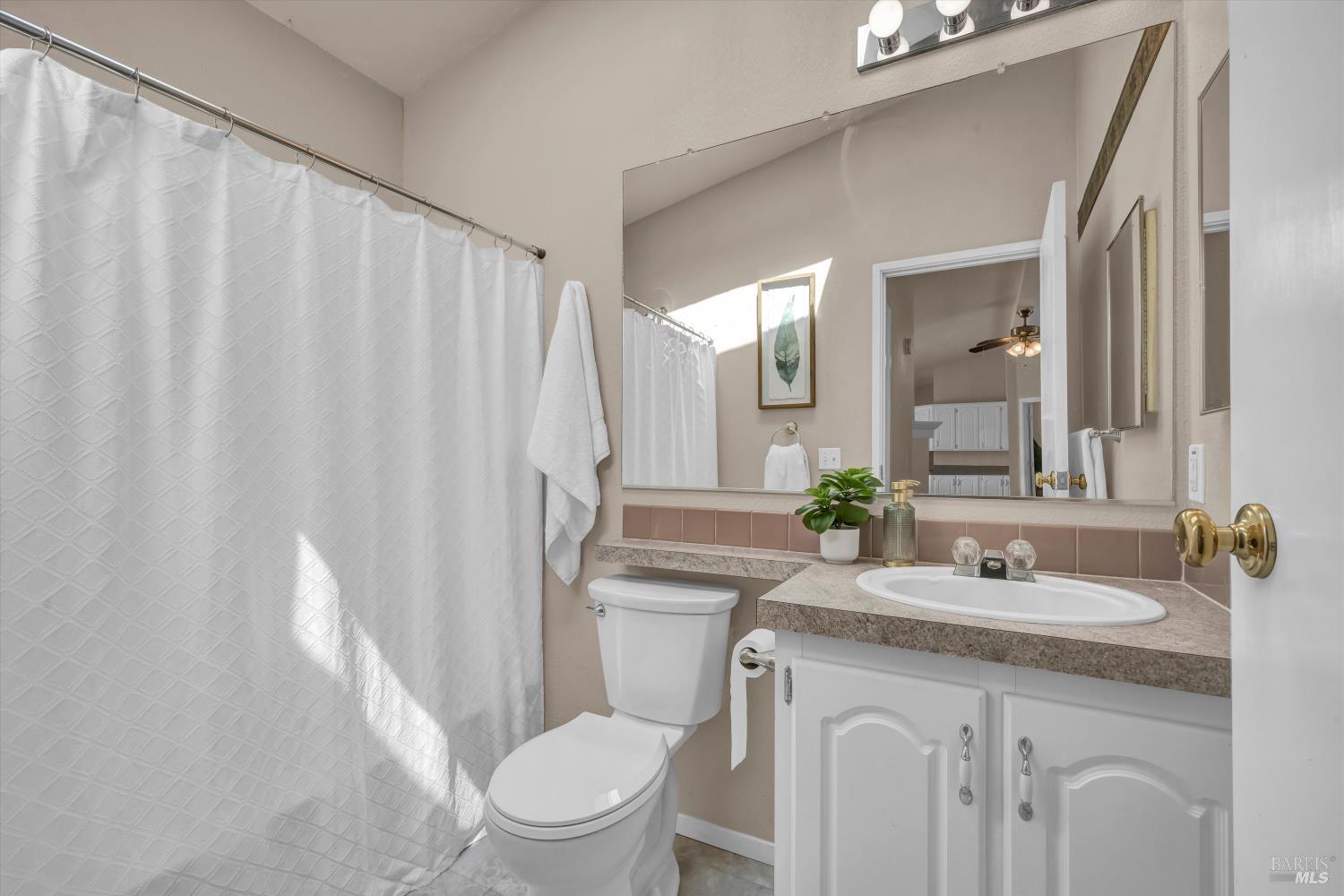 Detail Gallery Image 32 of 73 For 9700 Spring Valley Rd, Potter Valley,  CA 95469 - 3 Beds | 2 Baths