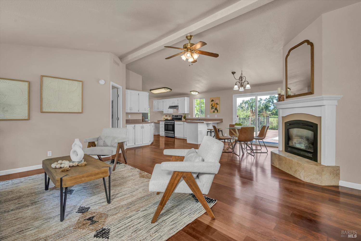 Detail Gallery Image 11 of 73 For 9700 Spring Valley Rd, Potter Valley,  CA 95469 - 3 Beds | 2 Baths