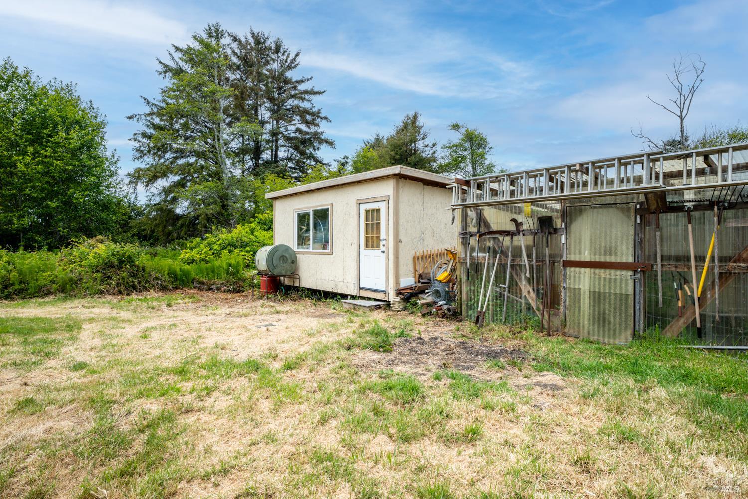 Detail Gallery Image 24 of 31 For 18520 Old Coast Hwy, Fort Bragg,  CA 95437 - 3 Beds | 2 Baths