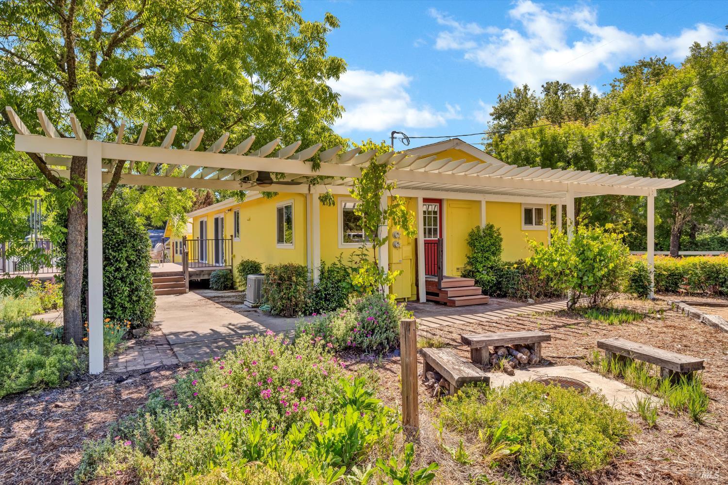 Detail Gallery Image 38 of 73 For 9700 Spring Valley Rd, Potter Valley,  CA 95469 - 3 Beds | 2 Baths