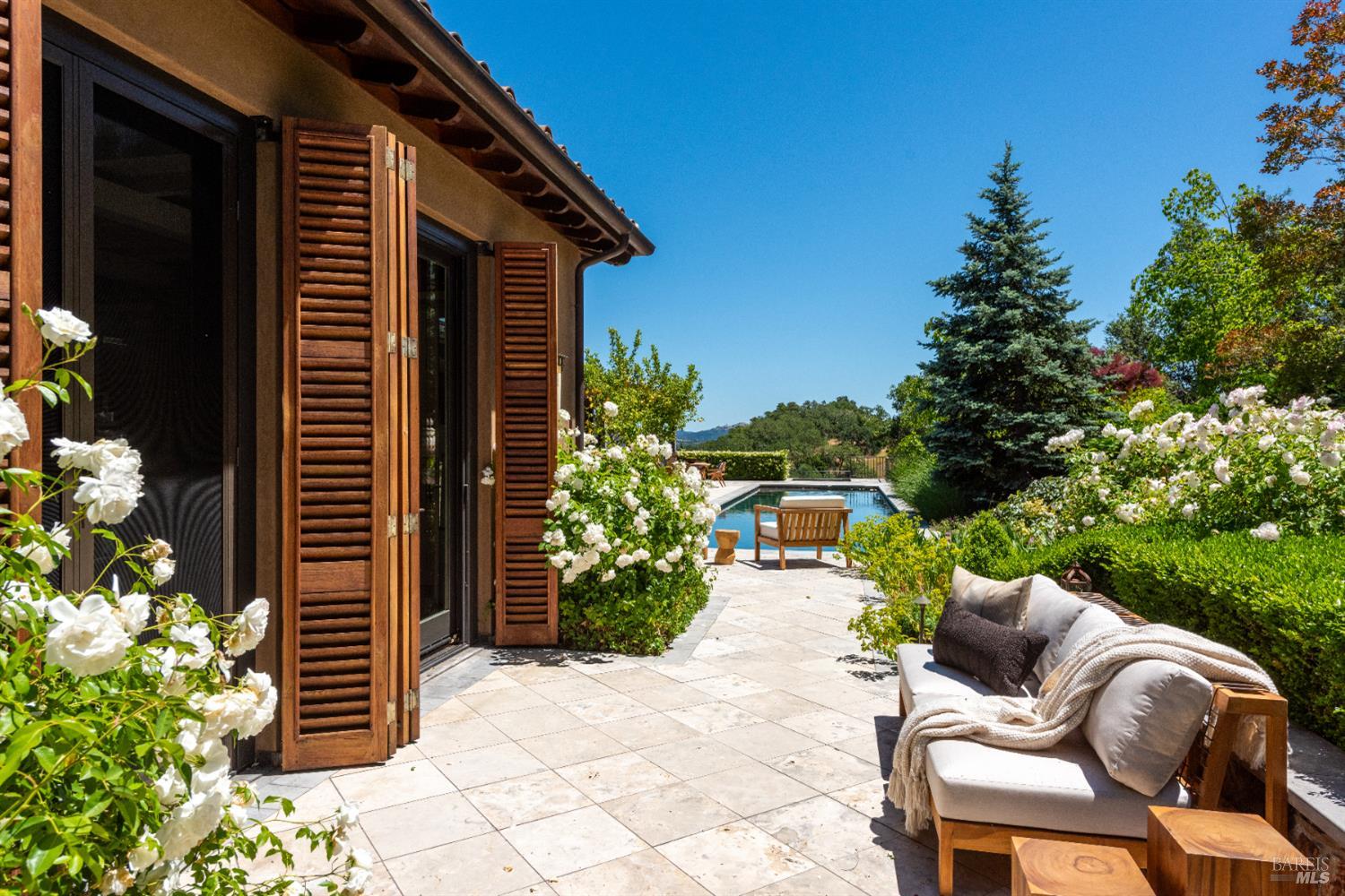 Detail Gallery Image 26 of 96 For 4030 Old Barn Rd, Healdsburg,  CA 95448 - 4 Beds | 5/1 Baths