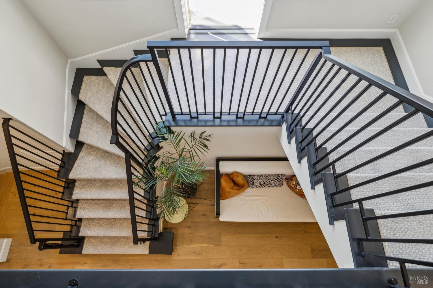 Detail Gallery Image 17 of 64 For 6 Live Oak Way, San Rafael,  CA 94901 - 4 Beds | 4/1 Baths