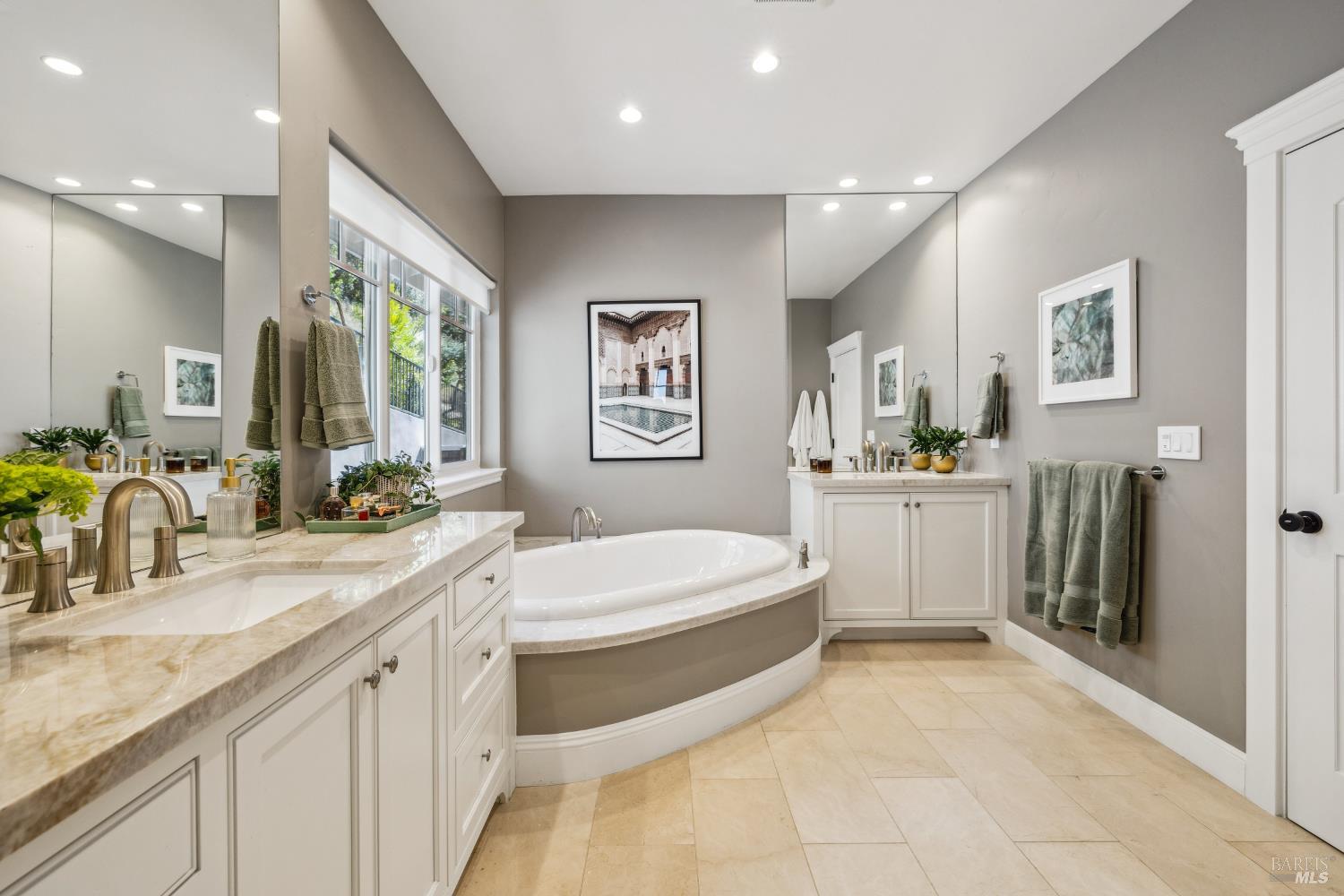 Detail Gallery Image 54 of 64 For 6 Live Oak Way, San Rafael,  CA 94901 - 4 Beds | 4/1 Baths