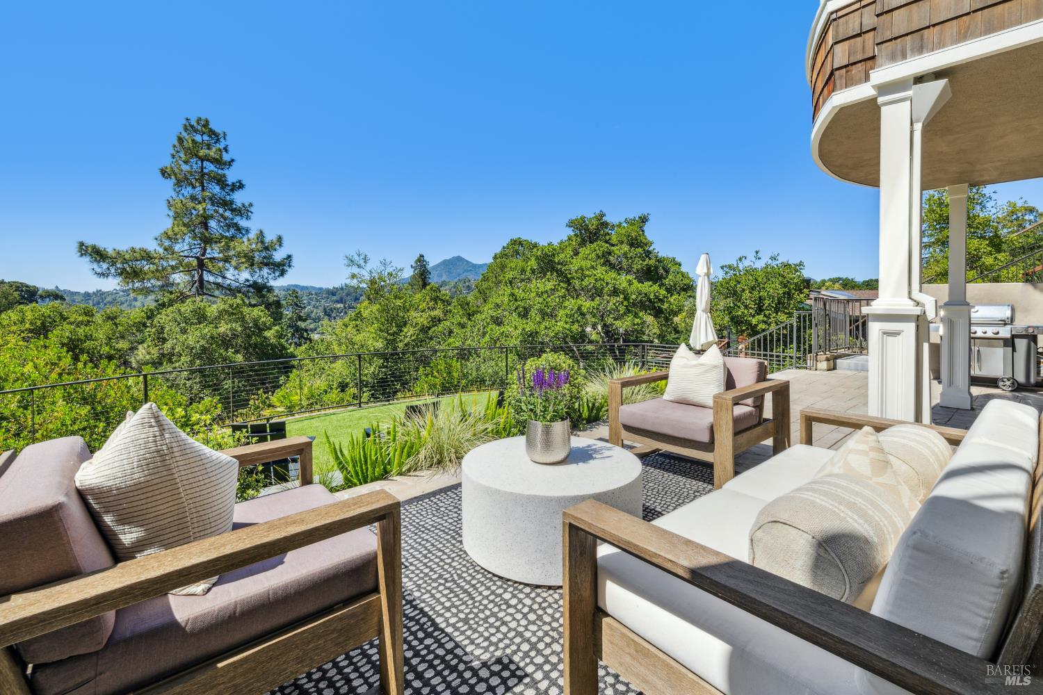 Detail Gallery Image 39 of 64 For 6 Live Oak Way, San Rafael,  CA 94901 - 4 Beds | 4/1 Baths