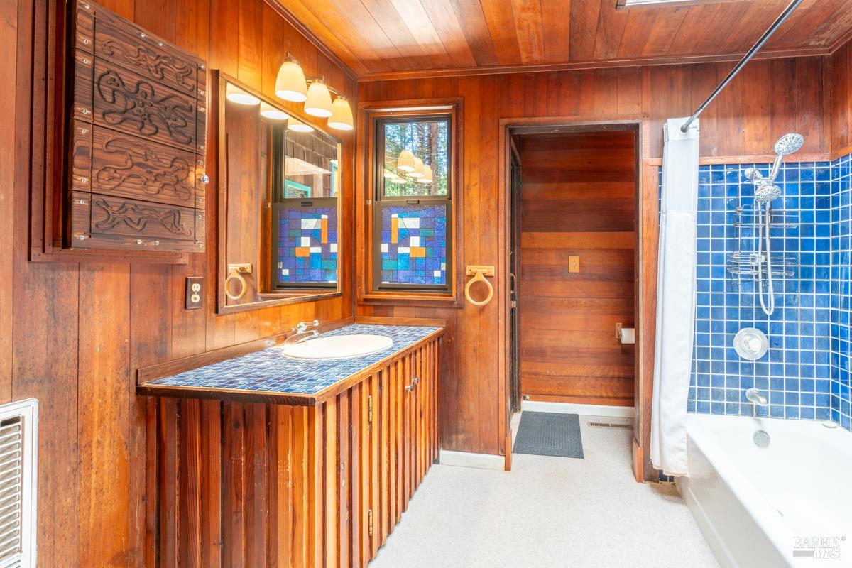 Detail Gallery Image 15 of 35 For 32371 Middle Ridge Rd, Albion,  CA 95410 - 2 Beds | 1 Baths