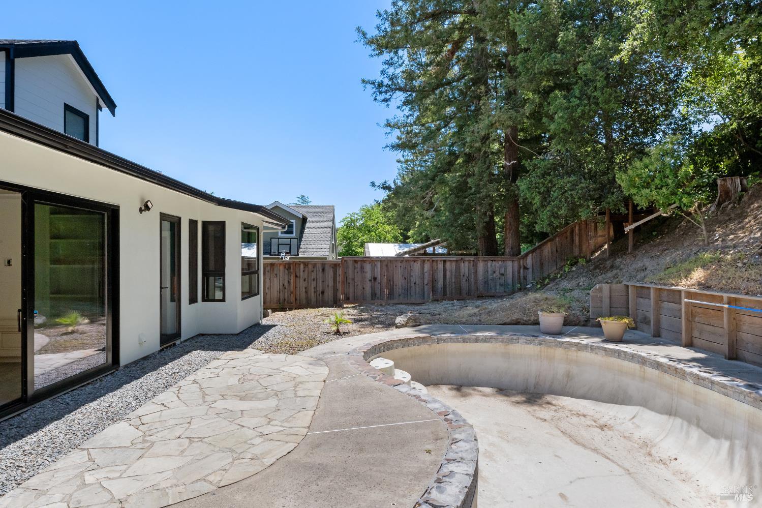 Detail Gallery Image 46 of 62 For 600 Miller Creek Rd, San Rafael,  CA 94903 - 3 Beds | 2/1 Baths