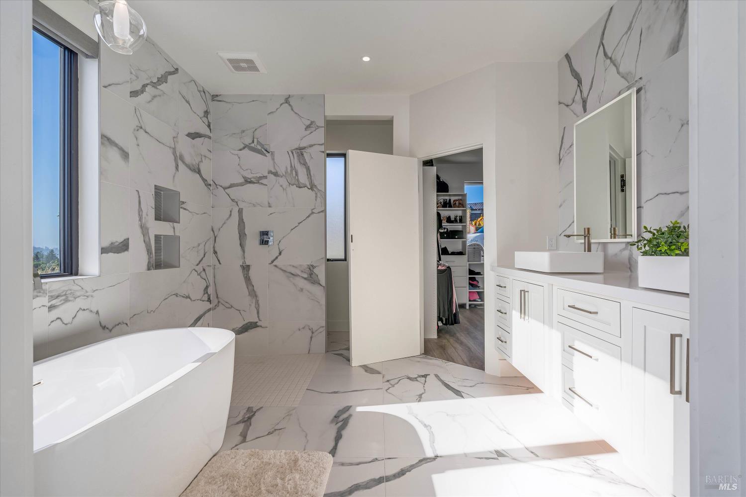 Detail Gallery Image 19 of 60 For 1994 W Bristlecone Ct, Santa Rosa,  CA 95403 - 4 Beds | 3/1 Baths