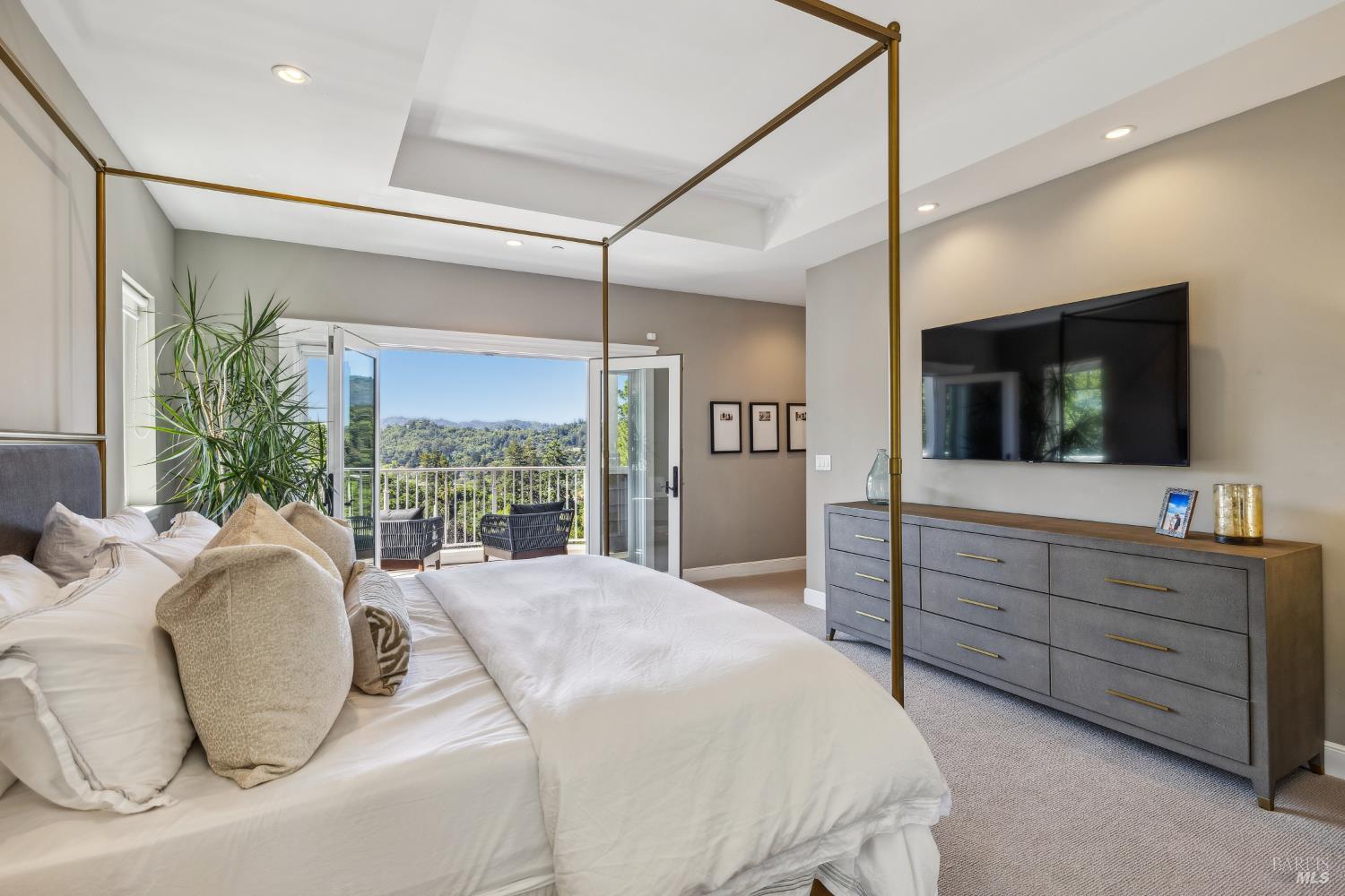Detail Gallery Image 49 of 64 For 6 Live Oak Way, San Rafael,  CA 94901 - 4 Beds | 4/1 Baths