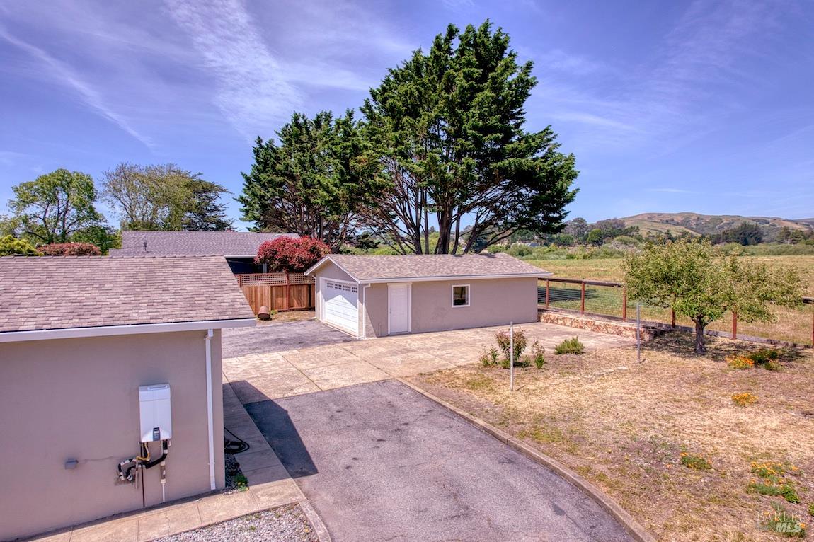 Detail Gallery Image 4 of 31 For 10940 State Route One Unkn, Point Reyes Station,  CA 94956 - 3 Beds | 1 Baths