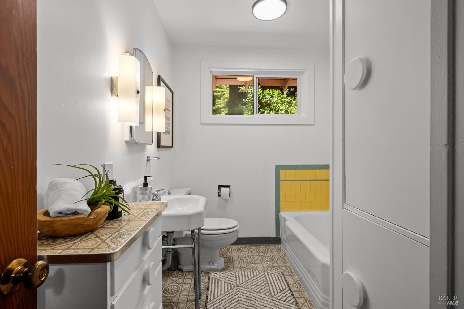Detail Gallery Image 44 of 55 For 5600 Cazadero Hwy, Cazadero,  CA 95421 - 2 Beds | 1/1 Baths