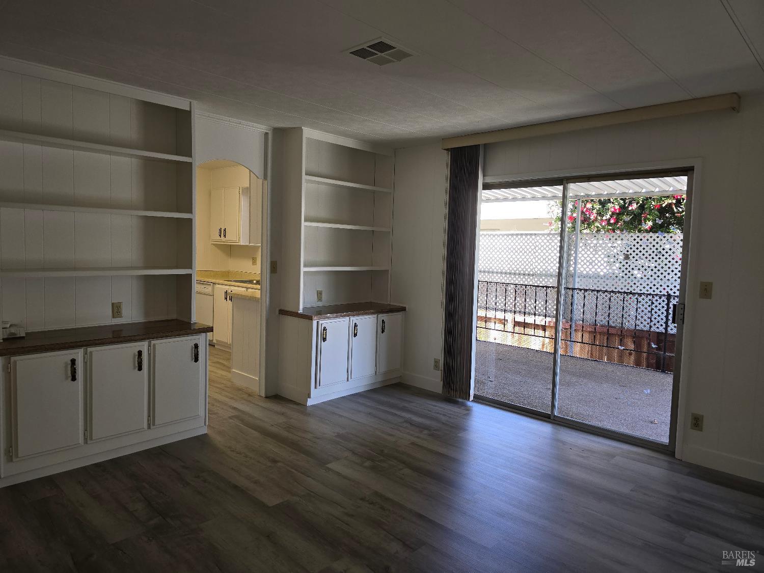 Detail Gallery Image 16 of 29 For 108 N Napa Dr, Petaluma,  CA 94954 - 2 Beds | 2 Baths
