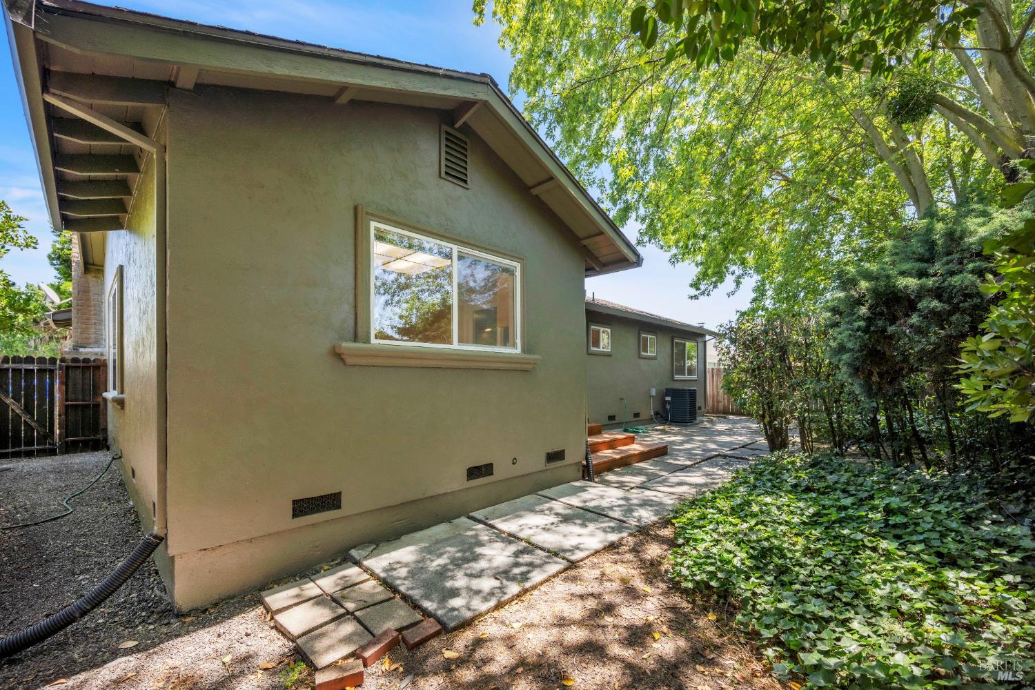 Lang Court, Santa Rosa, California image 24