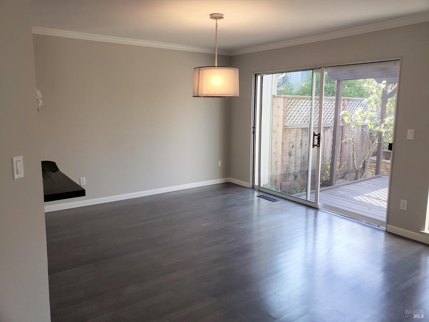 Detail Gallery Image 13 of 31 For 6 Narragansett Cv, San Rafael,  CA 94901 - 2 Beds | 3 Baths