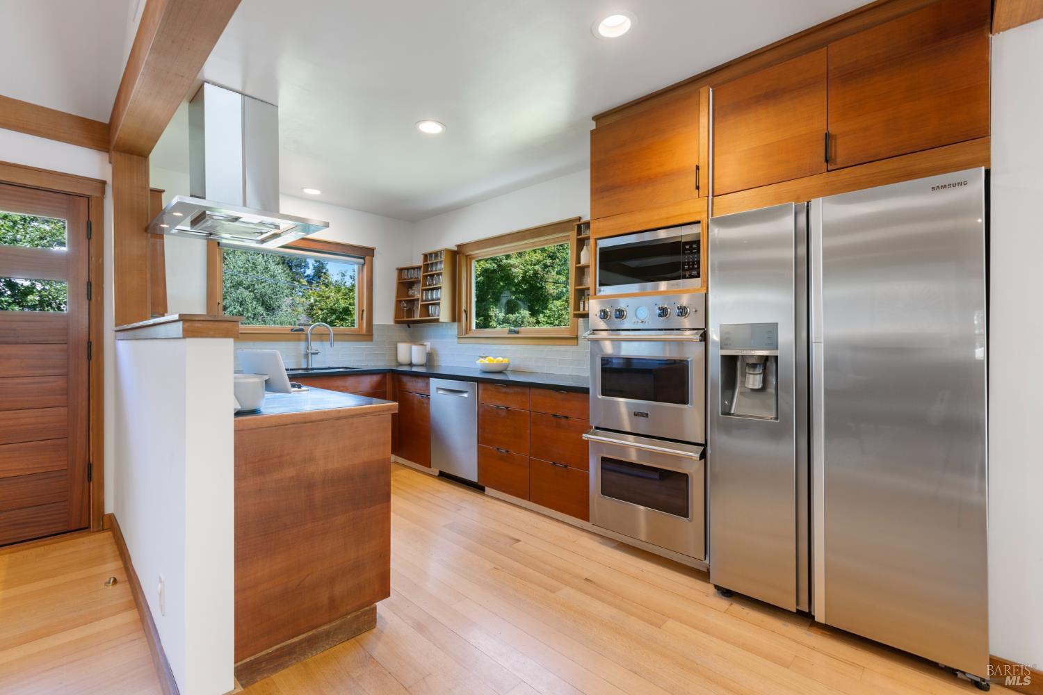 Detail Gallery Image 9 of 68 For 55 Durham Rd, San Anselmo,  CA 94960 - 3 Beds | 2 Baths
