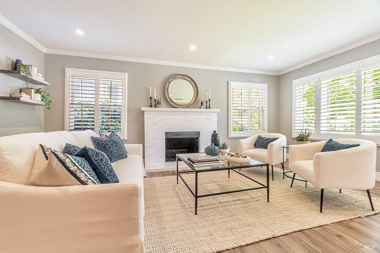 Detail Gallery Image 4 of 37 For 37 Angela Ave, San Anselmo,  CA 94960 - 4 Beds | 2/1 Baths