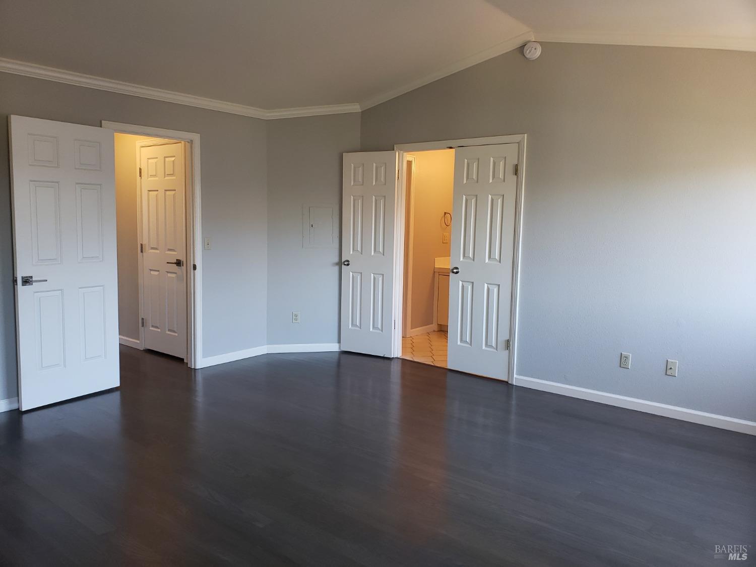 Detail Gallery Image 5 of 31 For 6 Narragansett Cv, San Rafael,  CA 94901 - 2 Beds | 3 Baths