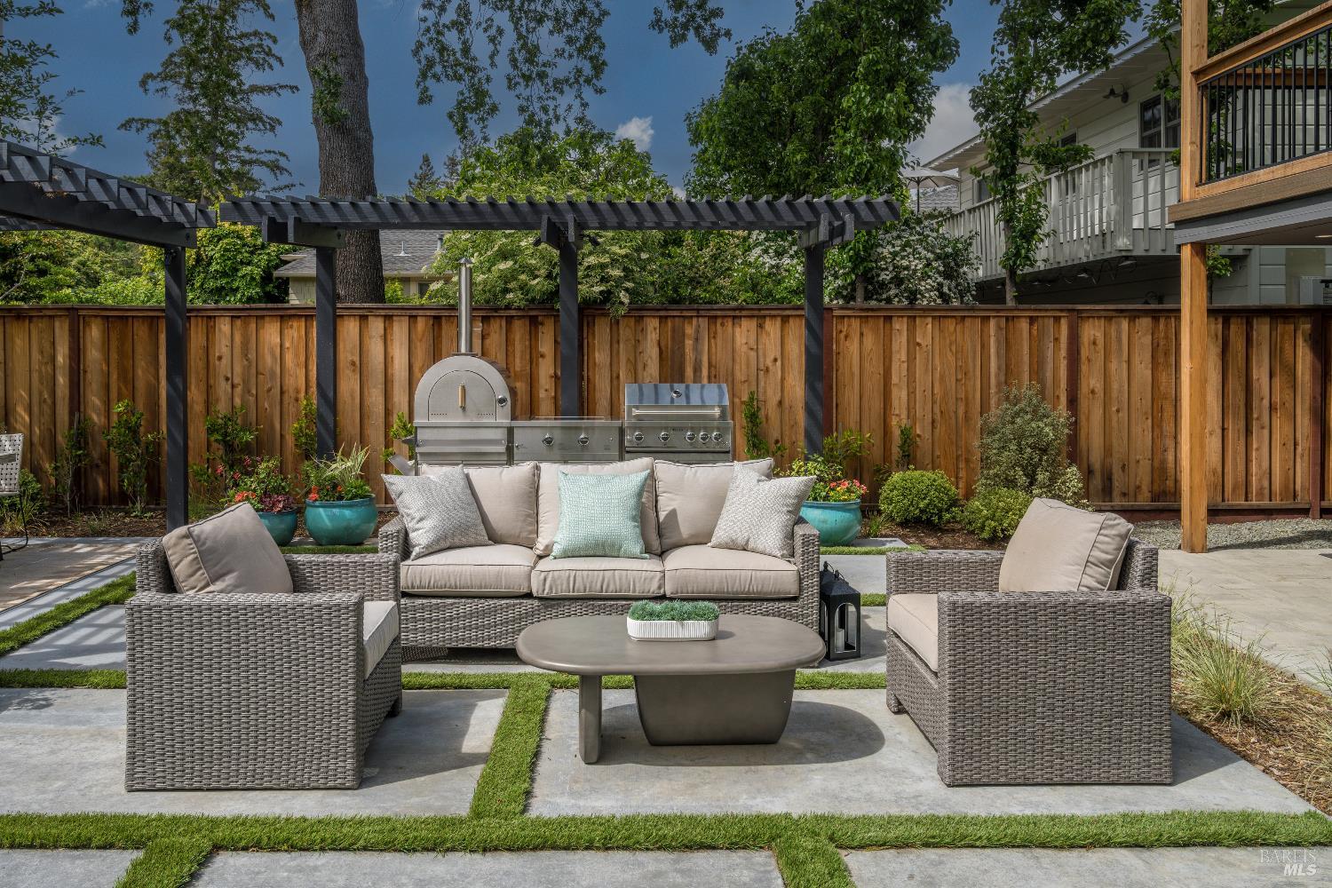 Detail Gallery Image 16 of 52 For 825 Austin Ave, Sonoma,  CA 95476 - 4 Beds | 3/1 Baths