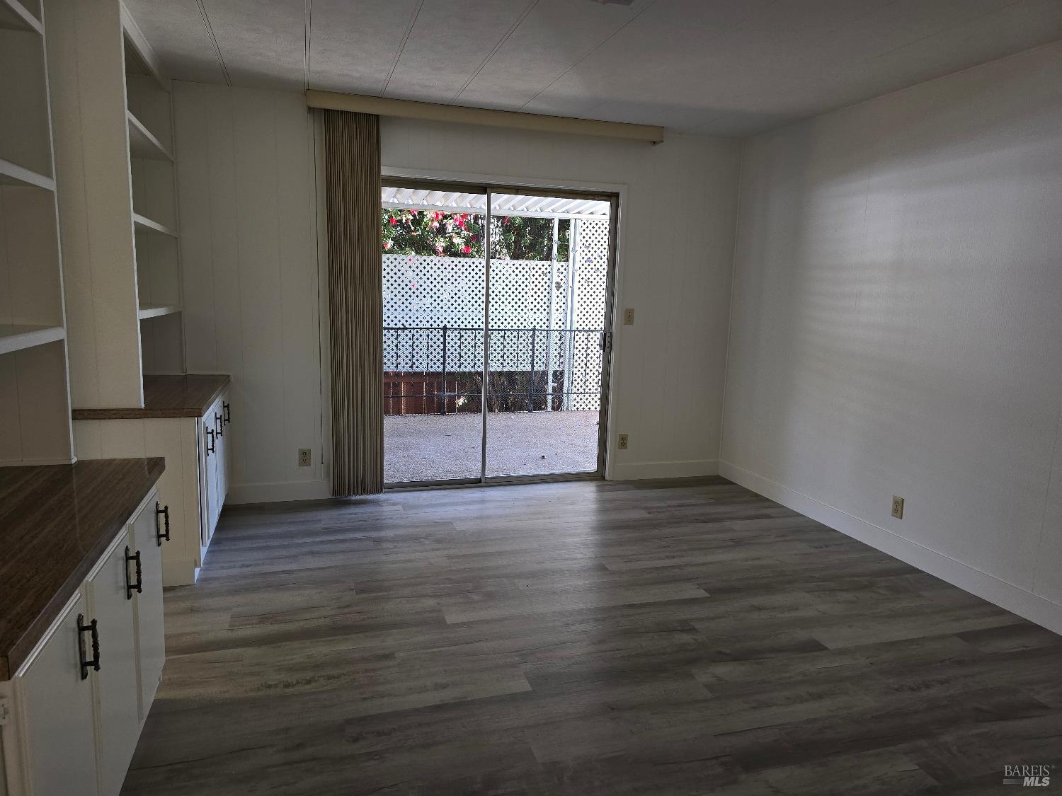Detail Gallery Image 15 of 29 For 108 N Napa Dr, Petaluma,  CA 94954 - 2 Beds | 2 Baths