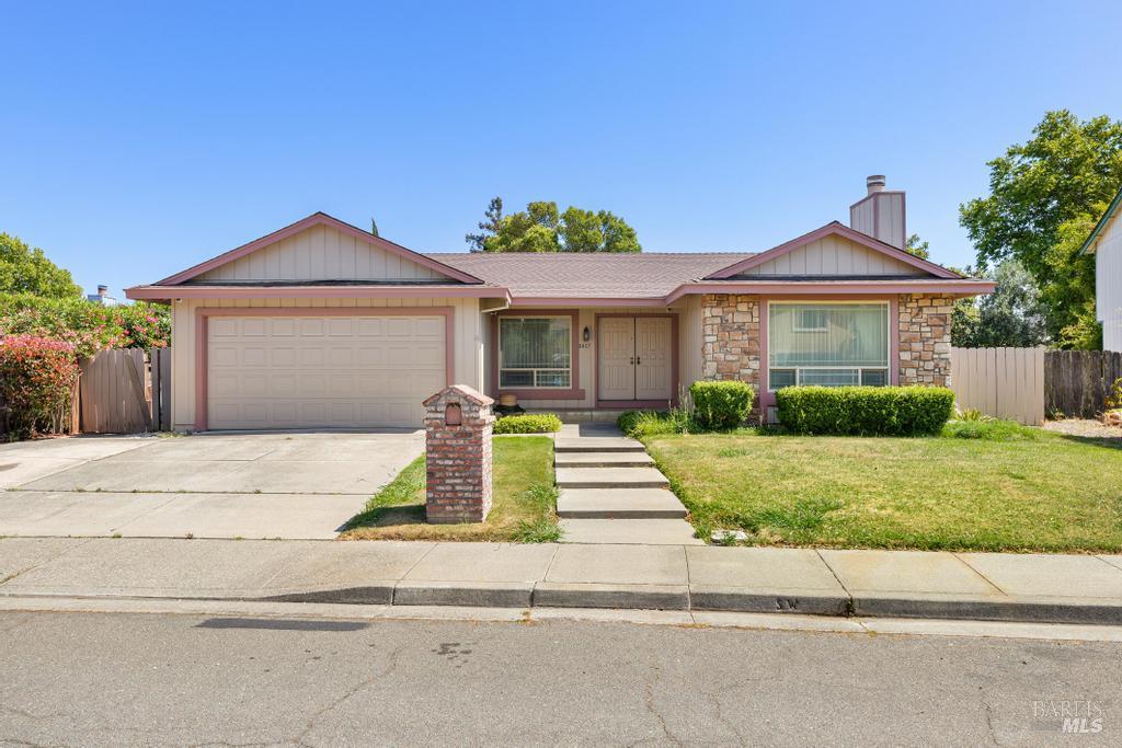 Detail Gallery Image 1 of 33 For 1417 Klamath Dr, Suisun City,  CA 94585 - 3 Beds | 2 Baths