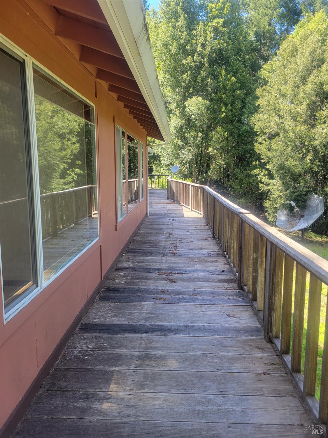 Detail Gallery Image 17 of 72 For 11903 Branscomb Rd, Branscomb,  CA 95454 - 3 Beds | 2 Baths