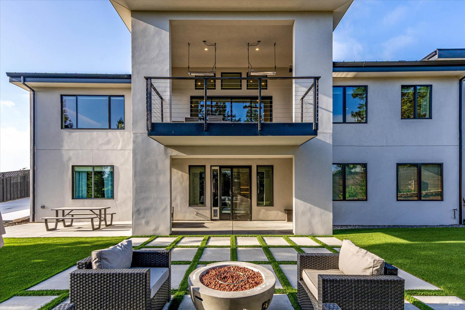 Detail Gallery Image 2 of 60 For 1994 W Bristlecone Ct, Santa Rosa,  CA 95403 - 4 Beds | 3/1 Baths