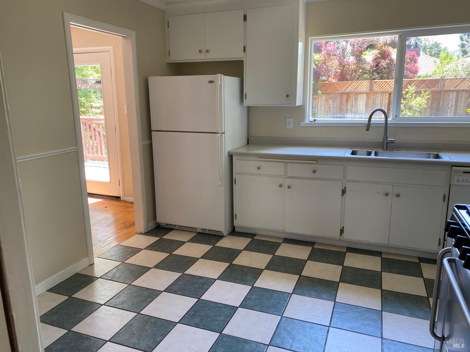 Detail Gallery Image 19 of 64 For 1125 East Ct, Novato,  CA 94945 - 2 Beds | 1 Baths