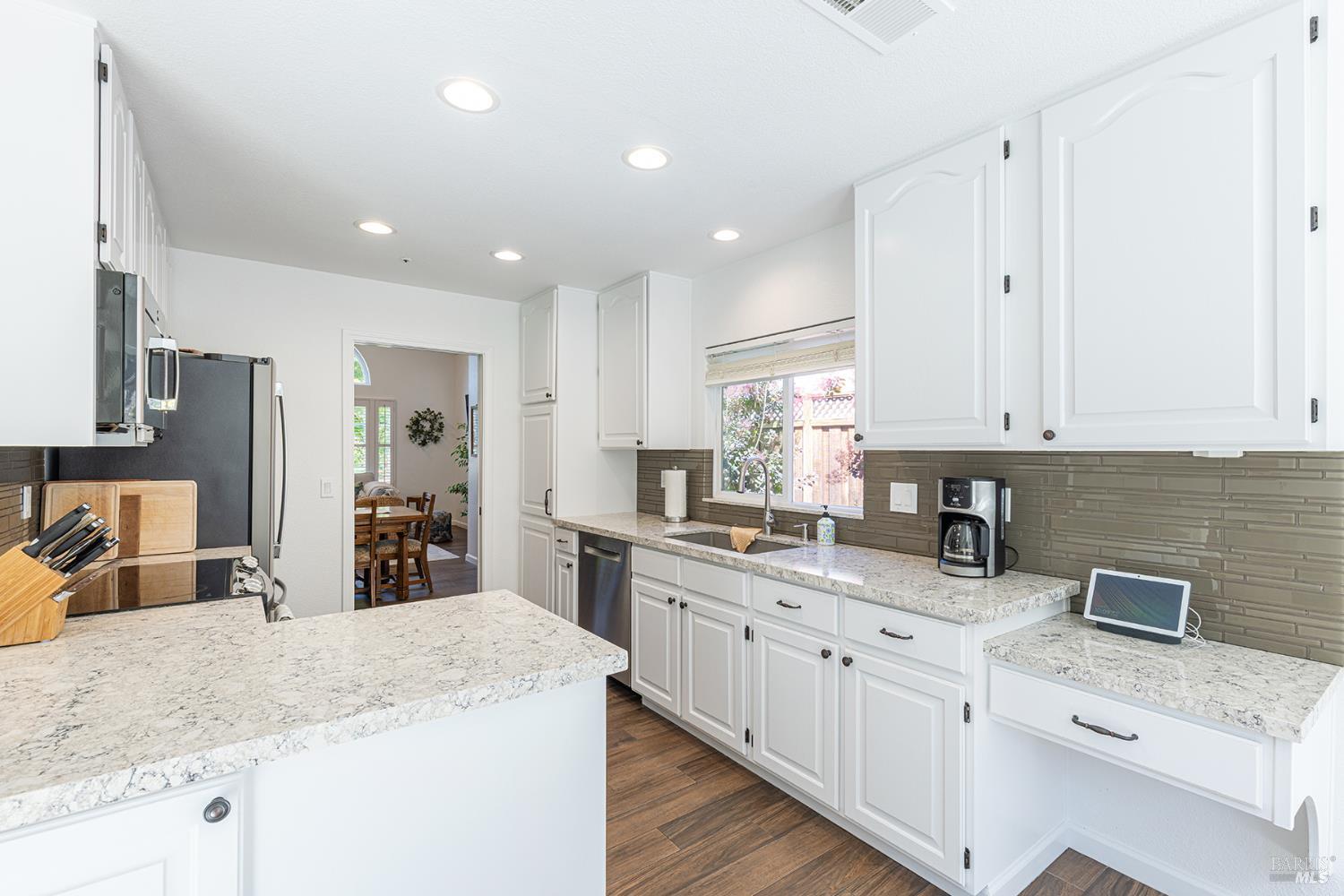 Detail Gallery Image 22 of 45 For 3336 Brittany Cir, Napa,  CA 94558 - 3 Beds | 2 Baths
