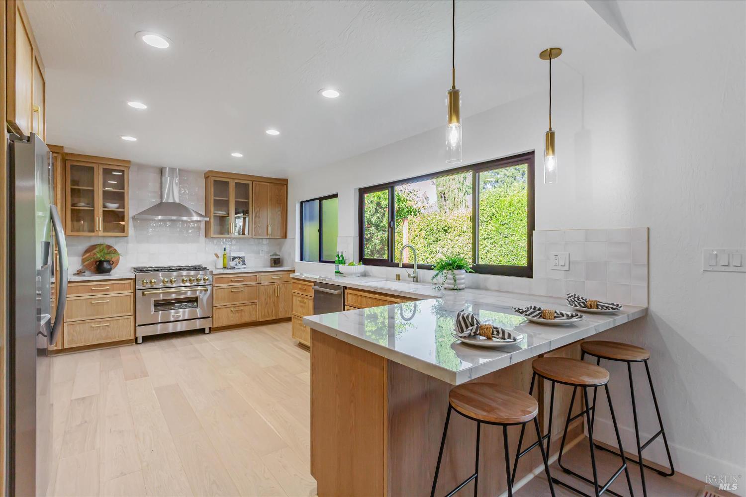 Detail Gallery Image 9 of 40 For 690 Hudson Ct, Sonoma,  CA 95476 - 4 Beds | 3 Baths