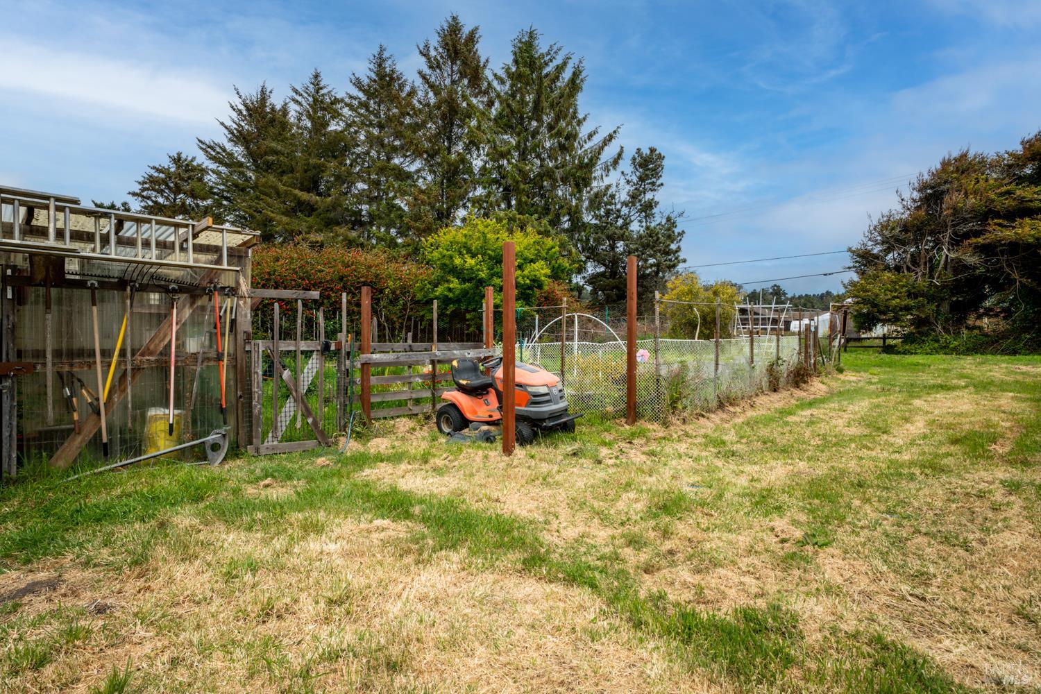 Detail Gallery Image 21 of 31 For 18520 Old Coast Hwy, Fort Bragg,  CA 95437 - 3 Beds | 2 Baths