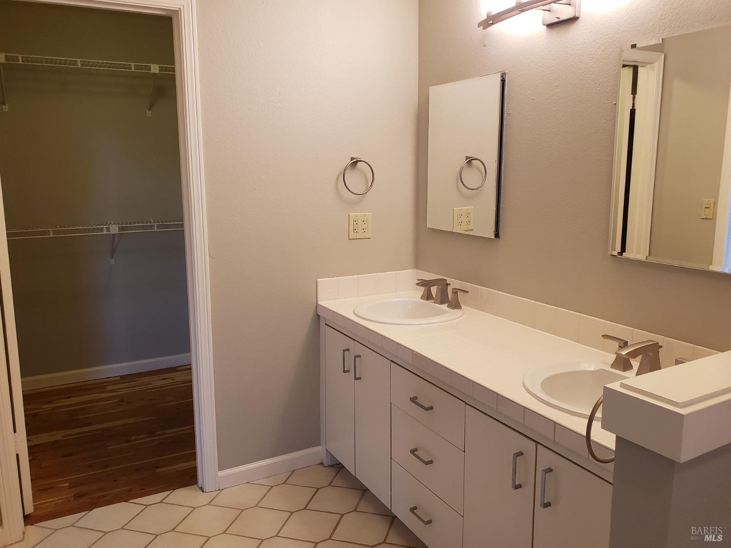 Detail Gallery Image 21 of 31 For 6 Narragansett Cv, San Rafael,  CA 94901 - 2 Beds | 3 Baths
