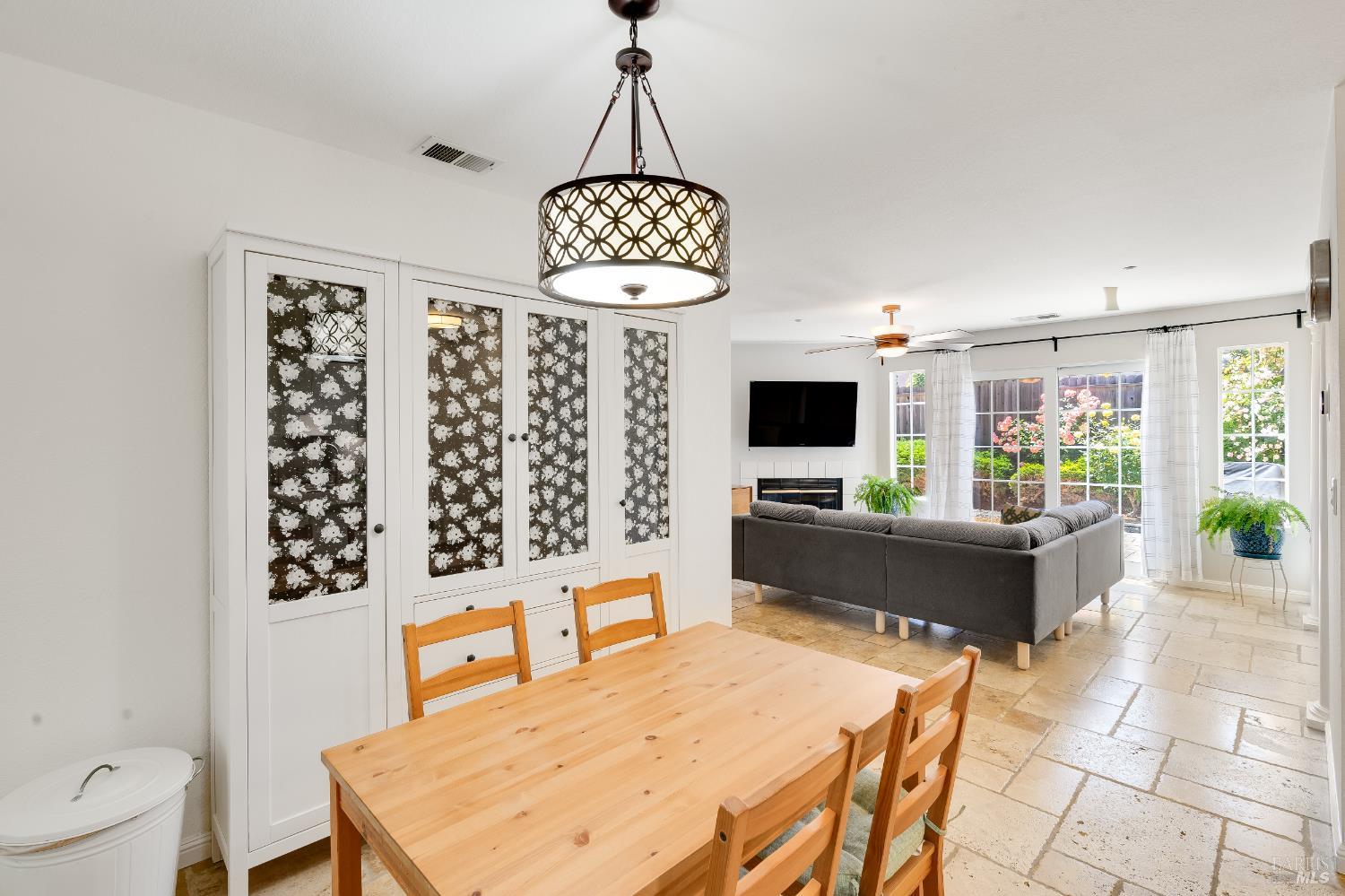 Detail Gallery Image 17 of 38 For 364 Columbia Cir, Benicia,  CA 94510 - 2 Beds | 2 Baths