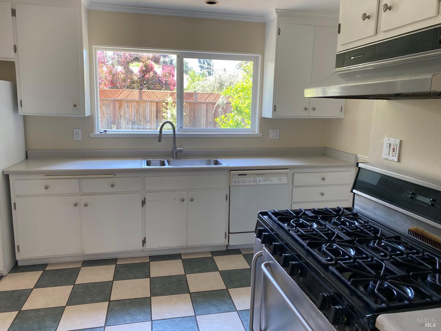 Detail Gallery Image 20 of 64 For 1125 East Ct, Novato,  CA 94945 - 2 Beds | 1 Baths