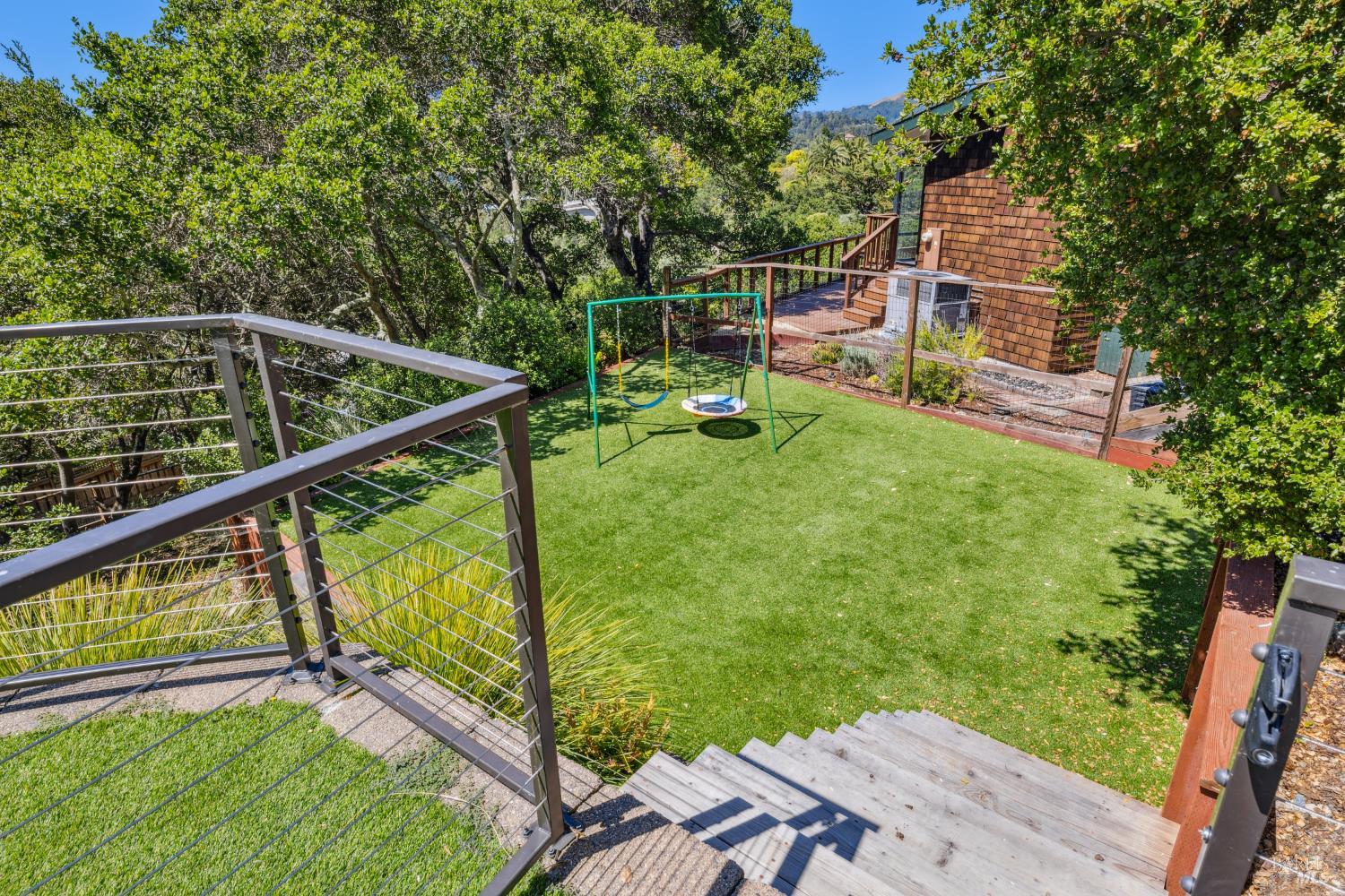 Detail Gallery Image 45 of 64 For 6 Live Oak Way, San Rafael,  CA 94901 - 4 Beds | 4/1 Baths