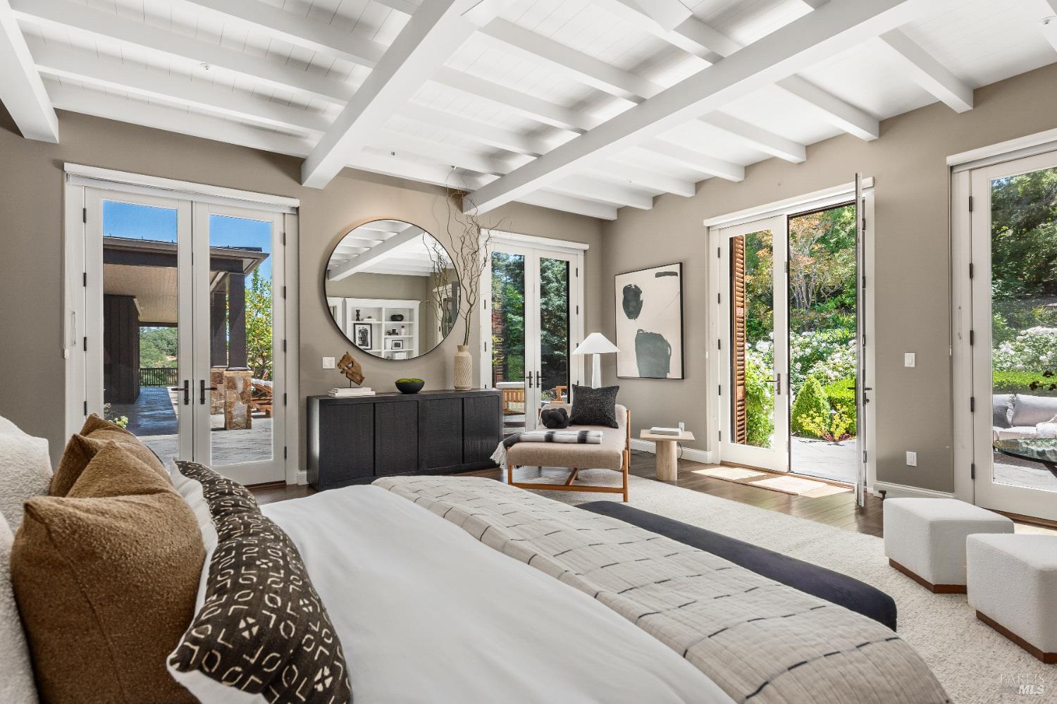 Detail Gallery Image 28 of 96 For 4030 Old Barn Rd, Healdsburg,  CA 95448 - 4 Beds | 5/1 Baths