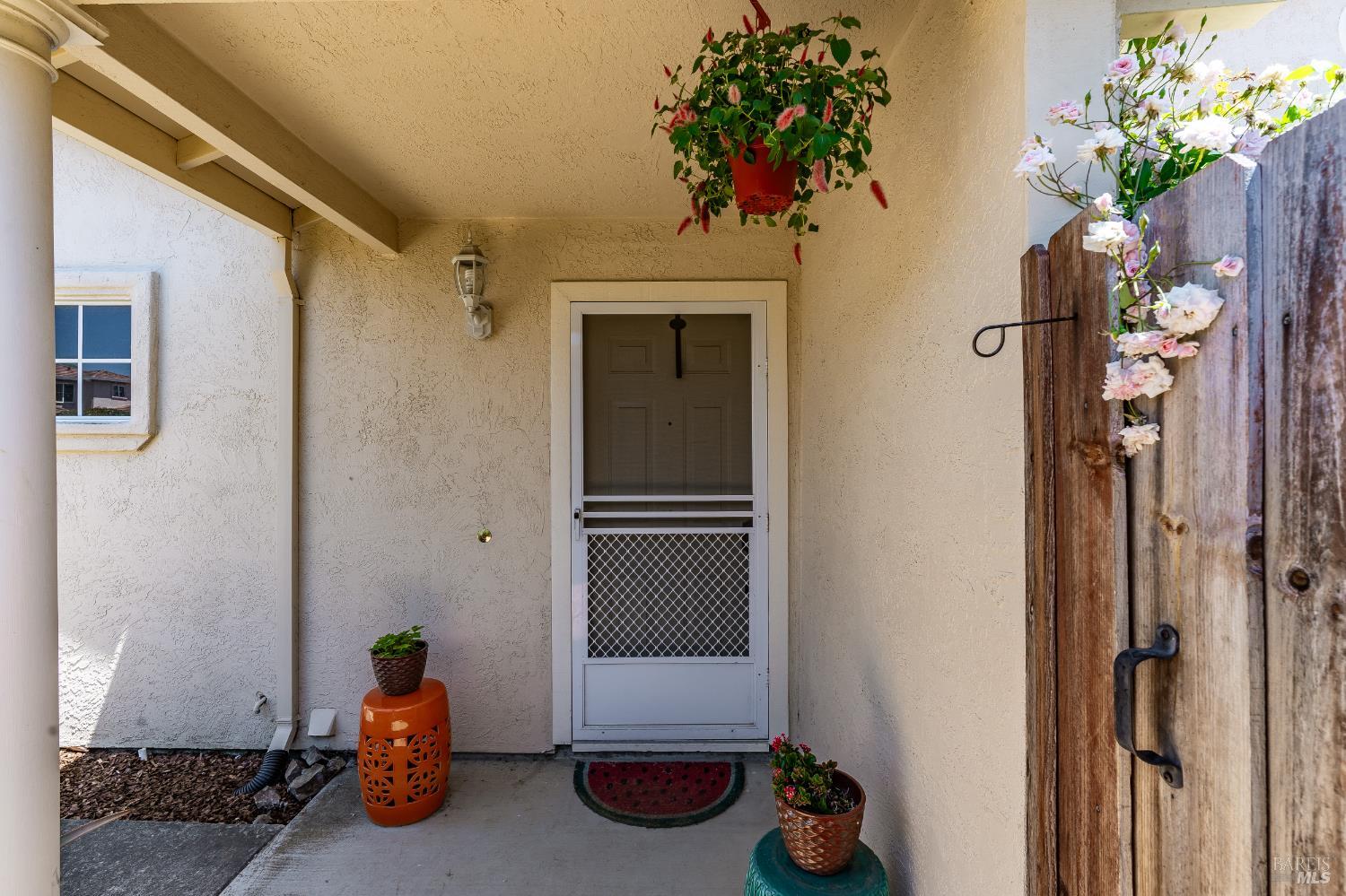 Detail Gallery Image 8 of 38 For 364 Columbia Cir, Benicia,  CA 94510 - 2 Beds | 2 Baths