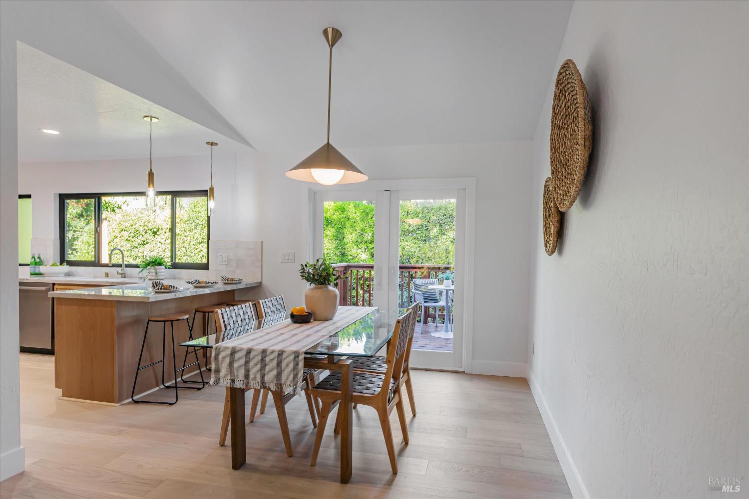 Detail Gallery Image 5 of 40 For 690 Hudson Ct, Sonoma,  CA 95476 - 4 Beds | 3 Baths