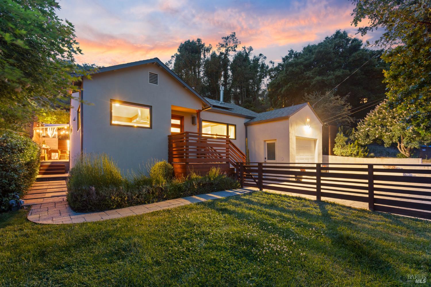 Detail Gallery Image 1 of 68 For 55 Durham Rd, San Anselmo,  CA 94960 - 3 Beds | 2 Baths