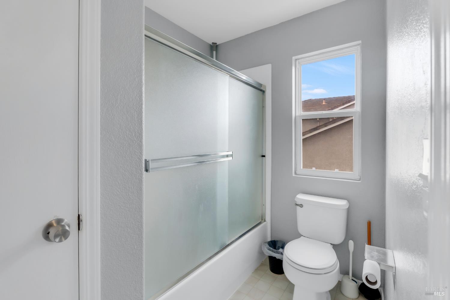 Detail Gallery Image 24 of 44 For 4822 N Ridgefield Way, Fairfield,  CA 94534 - 5 Beds | 3 Baths