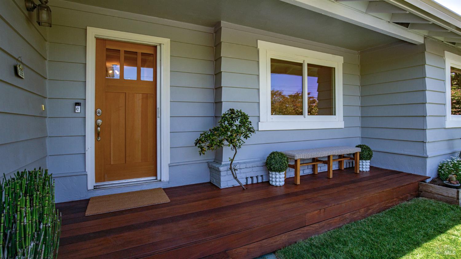 Detail Gallery Image 1 of 28 For 40 Staghound Psge, Corte Madera,  CA 94925 - 3 Beds | 2 Baths